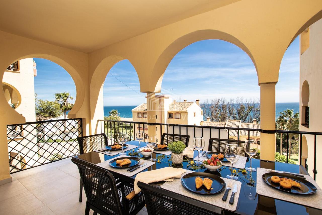 Apartamento Contemporary Loft Style With Amazing Sea Views And With Direct Access To The From The Community *